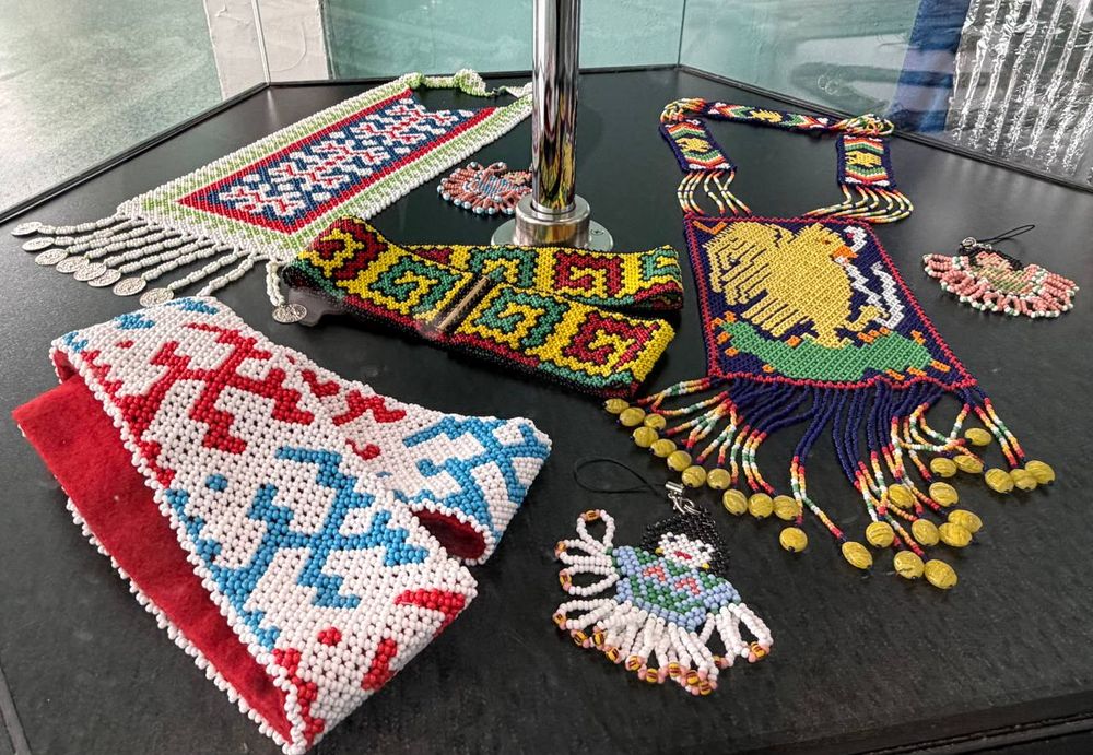 Выставка украшений из бисера от студии «Нескучающие ручки»