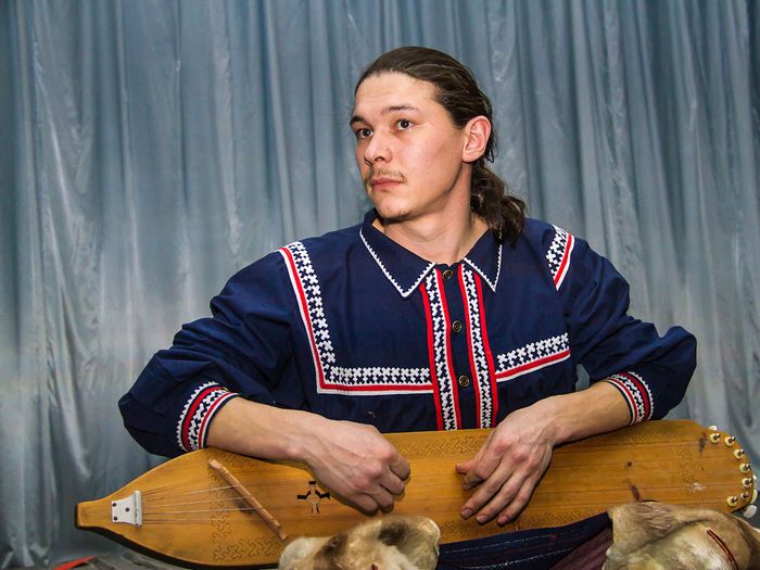 Нарс-юх – «играющее дерево»